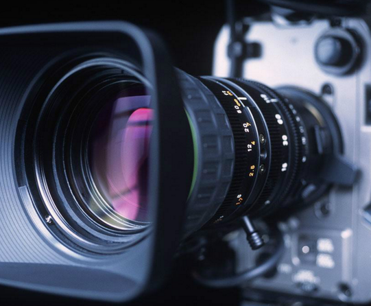 百詞斬推直播產品“REALL”，定位實景外教直播