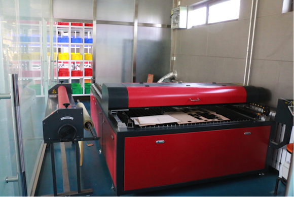 智控坊、數(shù)控工坊??首師大附中創(chuàng)客空間堪比小型工廠